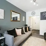 2 Bed Garden Flat Sleeps 6 Close To Brixton