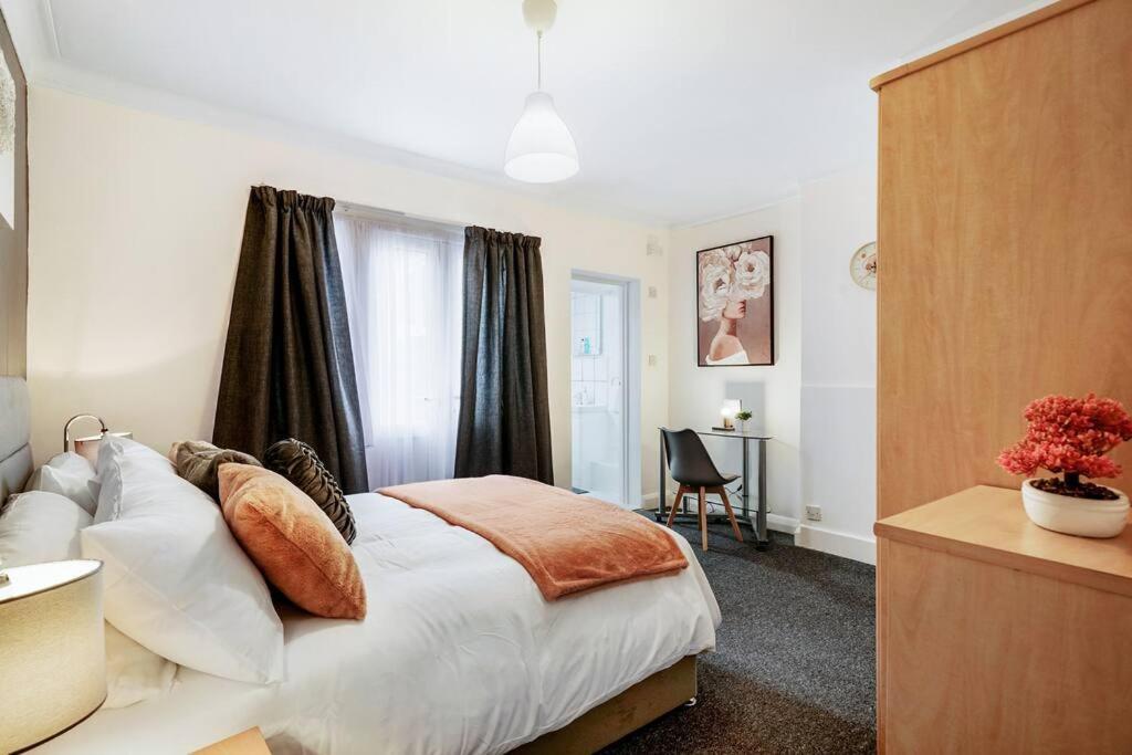 2 Bed Garden Flat Sleeps 6 Close To Brixton Apartment *
