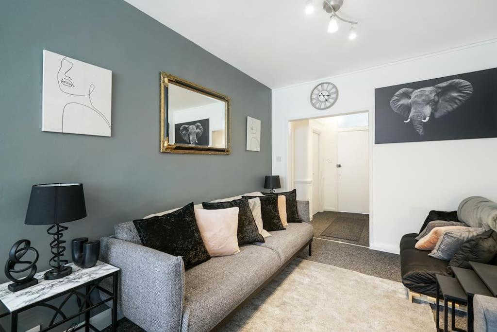 2 Bed Garden Flat Sleeps 6 Close To Brixton Apartment