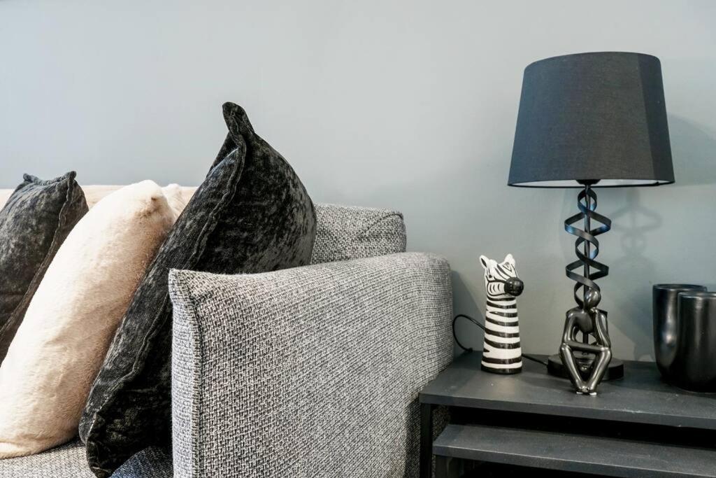 2 Bed Garden Flat Sleeps 6 Close To Brixton * London